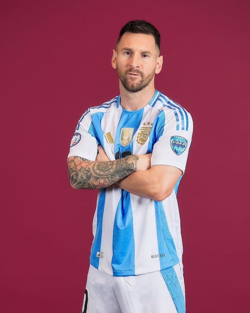 "Está listo", así y con ese eslogan posa Lionel Messi de cara al debut del miércoles con Canadá - Créditos: @Conmebol