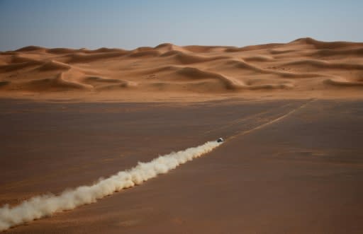 Sainz tightens his grip on the car standings with third stage win