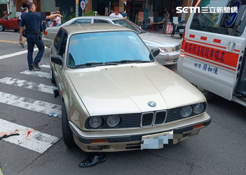  BMW生產於1982~1993年的E30，當年台灣經濟達到高點是十分熱賣的進口車款，因此為現在留下不少中古車，車價15~30萬，由於外型復古，吸吸引目光（圖／翻攝畫面）