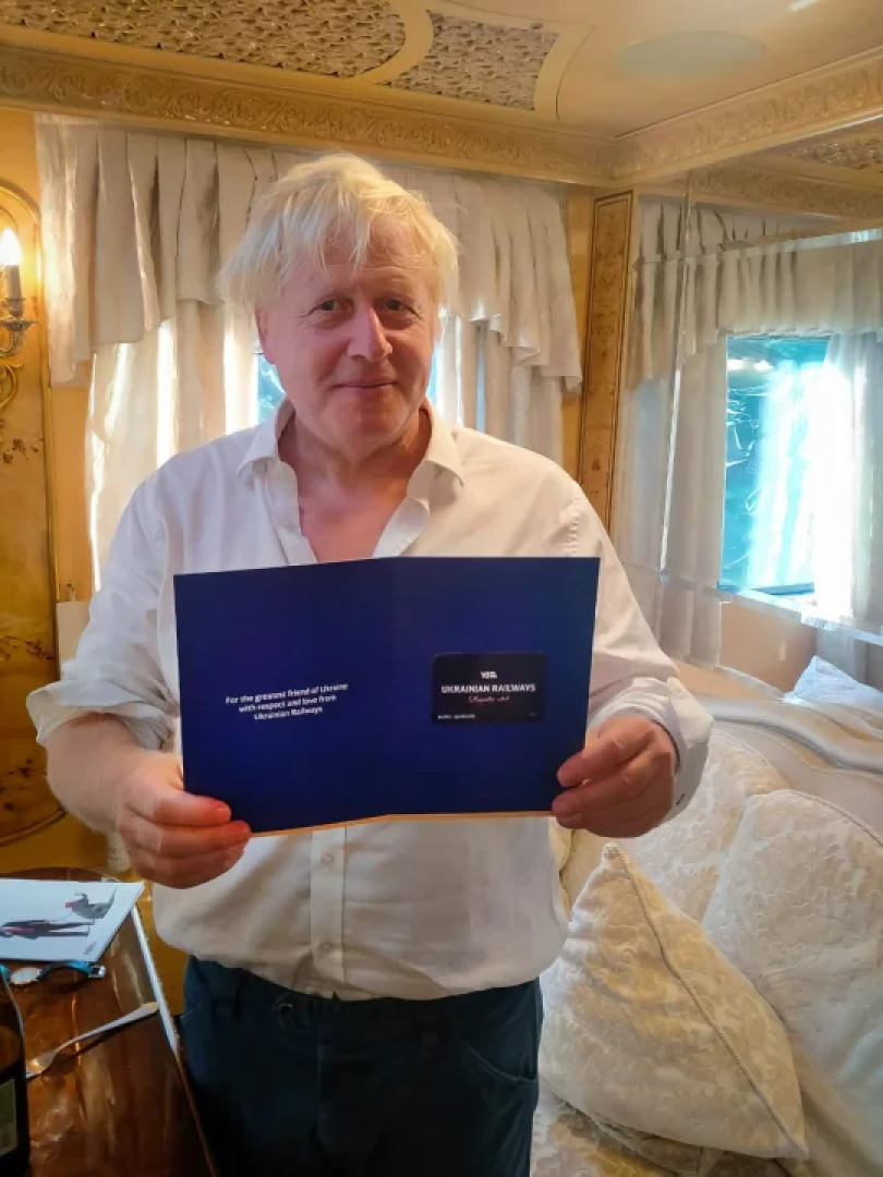 Boris Johnson received his own loyalty card from the Ukrainian carrier during his third railway trip to Kyiv <span class="copyright">Ukrzaliznytsia</span>