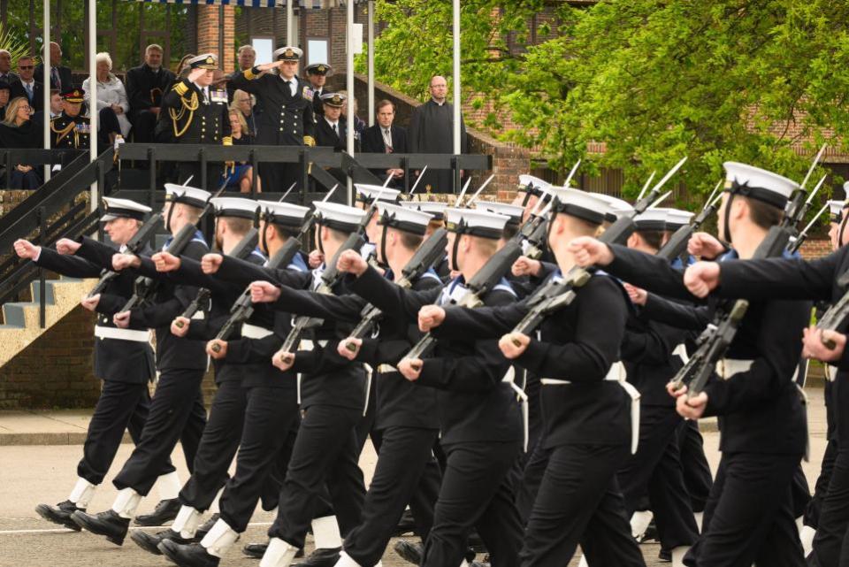 Daily Echo: 2SL salutes the march past