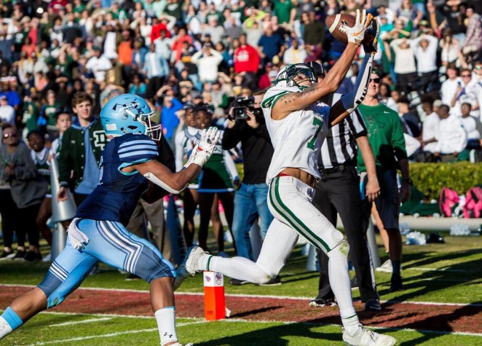 Dutch Fork Silver Foxes wide receiver Jalin Hyatt (7) catches the game-ending, game-winning touchdown in overtime of the Class AAAAA State Championship Game at Williams-Brice Stadium in Columbia, SC. Dutch Fork Silver Foxes won 34-31.