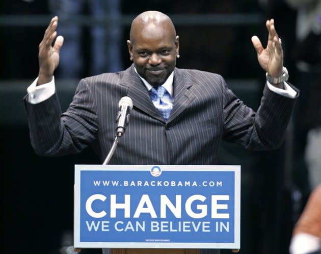 L'ancien joueur de football professionnel Emmitt Smith a donné 5000$ en appui à la campagne électorale de Barack Obama (AP Photo/Tony Gutierrez)