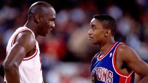 Michael Jordan與Isiah Thomas。（圖／翻攝自推特）