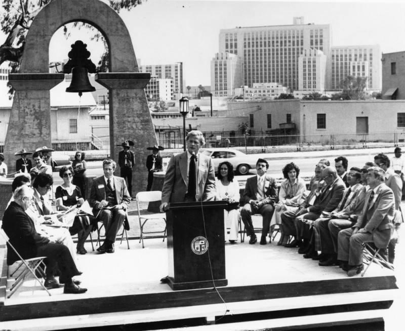 Arthur Snyder during opening day ceremonies at Parque de Mexico in Los Angeles in 1978. (Frank Villalobos / Barrio Planners Inc.)
