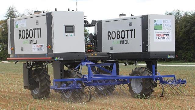 Driverless Farmdroids take up sowing and hoeing duties at one