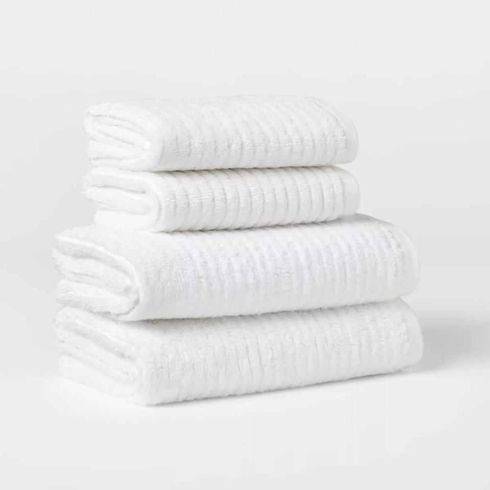4-pack of ribbed white towels