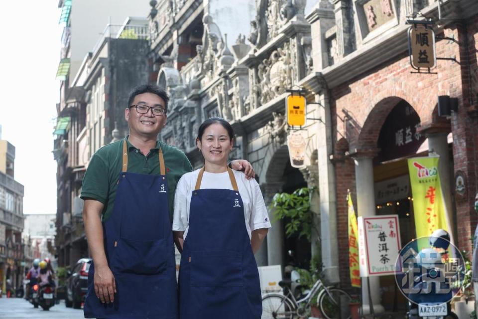 陳履安（左）原本是台商二代，2020年初和太太李威（右）一起回台創業。