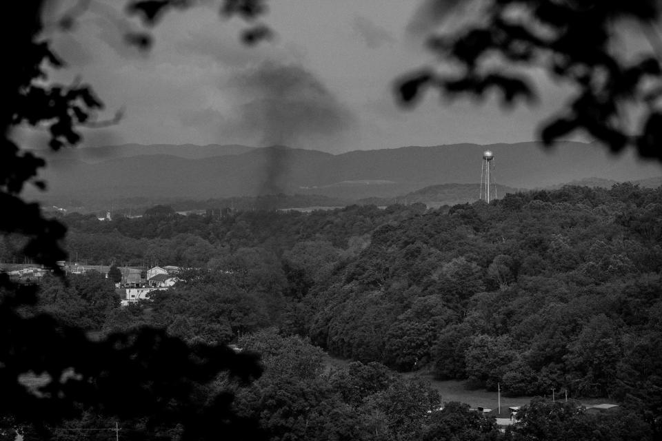 A cloud of smoke rises as the Radford Army Ammunition Plant in&nbsp;southwest&nbsp;Virginia conducts an open burn of munitions waste. (Photo: Ashley Gilbertson/VII Photo, special to ProPublica)