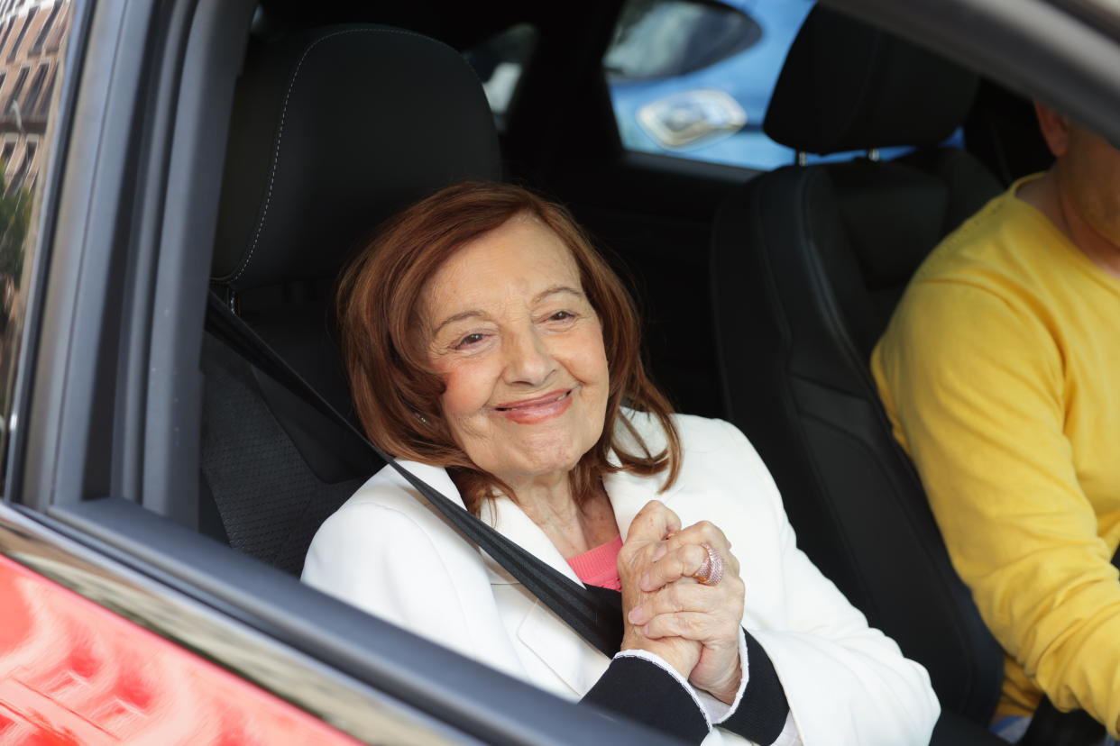 MADRID, SPAIN - OCTOBER 20: María Teresa Campos in the car with her dog and her assistant, Gustavo, on October 20, 2021, in Madrid, Spain. (Photo By Jose Ramon Hernando/Europa Press via Getty Images)