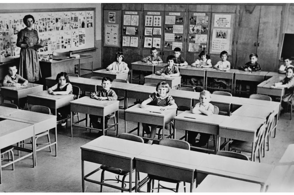 Ni&#xf1;os en un colegio en Reino Unidos en 1968