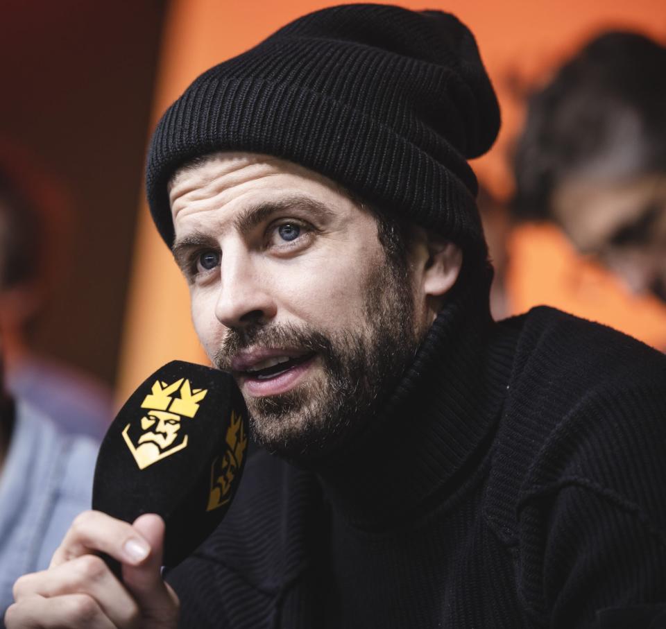 (Photo by Cesc Maymo/Getty Images)       Gerard Piqué recibe una mala noticia     