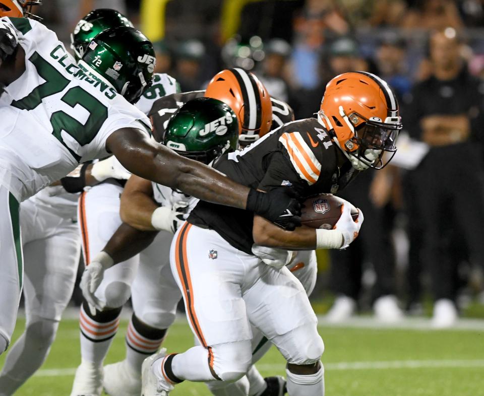 Browns running back John Kelly Jr. scores a second-quarter touchdown in the Hall of Fame Game against the New York Jets at Tom Benson Hall of Fame Stadium on Thursday.