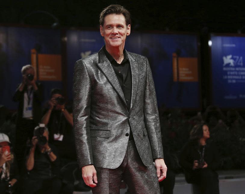 Actor Jim Carrey gave Brewers stars Brent Suter, Jeremy Jeffress and Josh Hader props for their 