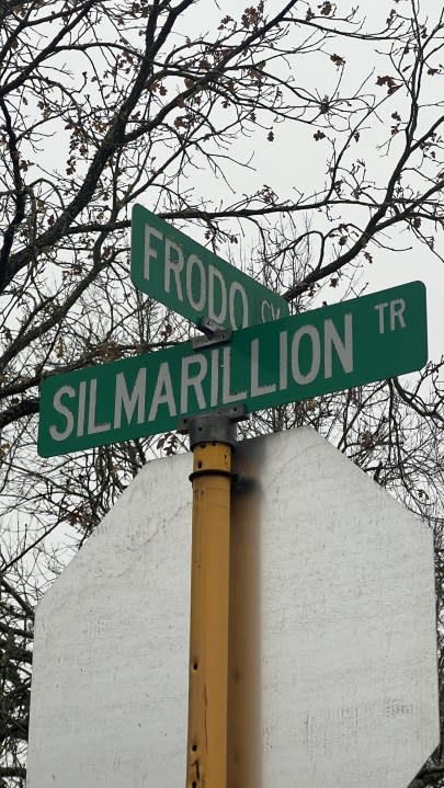 A few blocks in Shady Hollow in south Austin have Lord of the Rings-themed street signs | Andy Way/KXAN News