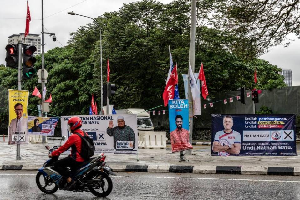 Party flags and banners are seen during election campaign in Sentul, Kuala Lumpur, November 11, 2022. — Picture by Firdaus Latif