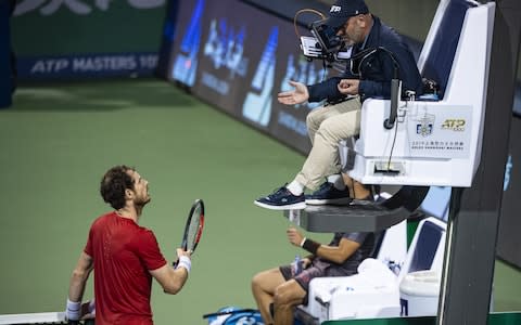 Andy Murray complains to the umpire - Credit: Getty images