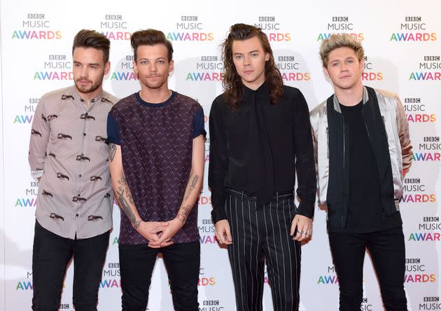 Louis Tomlinson Slams 'Childish Conspiracy Theories' About Himself And Harry  Styles