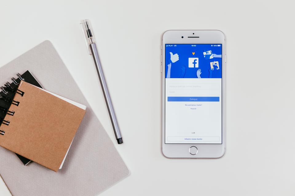 We’re all guilty of looking at Facebook without even realising we’re looking at Facebook [Photo: Pexels]