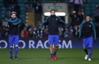 Britain Football Soccer - Celtic v FC Barcelona - UEFA Champions League Group Stage - Group C - Celtic Park, Glasgow, Scotland - 23/11/16 (L - R)Barcelona's Lionel Messi, Luis Suarez and Neymar during the warm up before the match Action Images via Reuters / Lee Smith Livepic