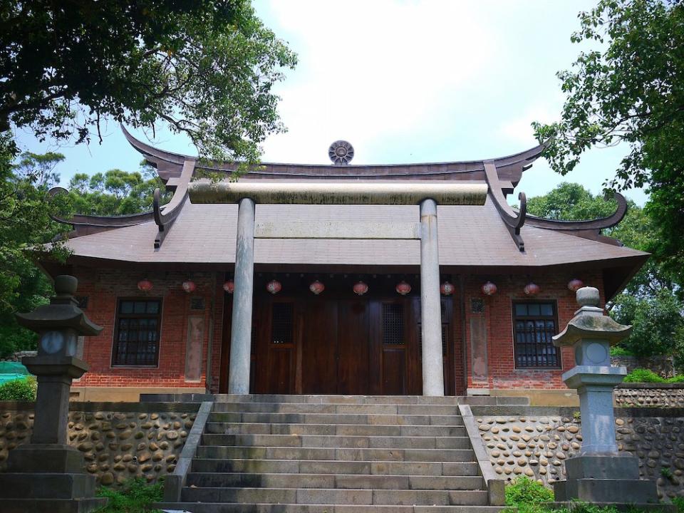 通霄神社(Photo via Wikimedia, by Fcuk1203 , License: CC BY-SA 3.0，圖片來源：https://zh.wikipedia.org/wiki/通霄神社#/media/File:通霄神社.JPG)