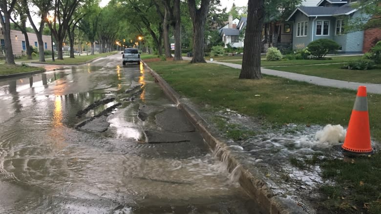 'Gusher' of a leak spills water all over River Heights street for 3rd day