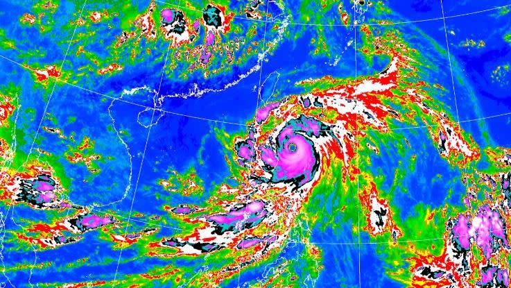 氣象局今（25）日14時30分針對「杜蘇芮」發布陸上颱風警報。（圖／翻攝自氣象局）