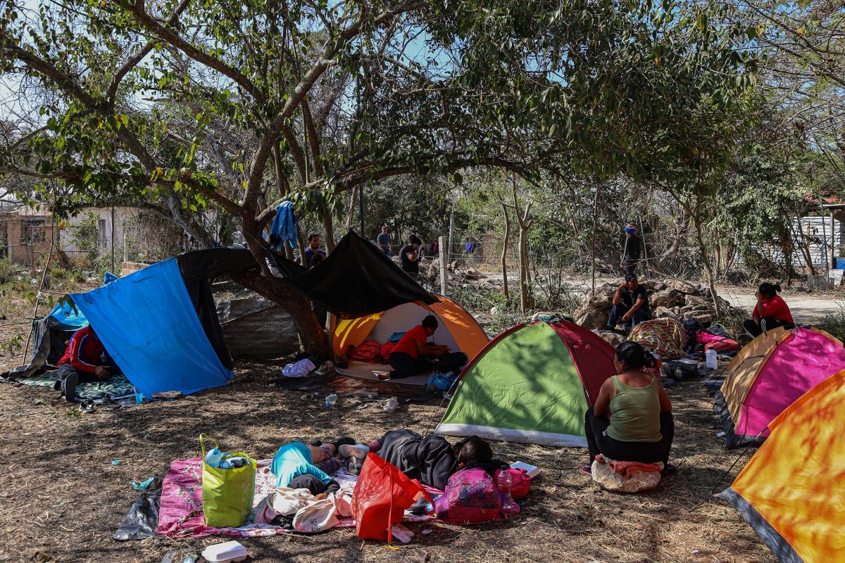 Caravana migrante nacida en Honduras se desintegra a su paso por