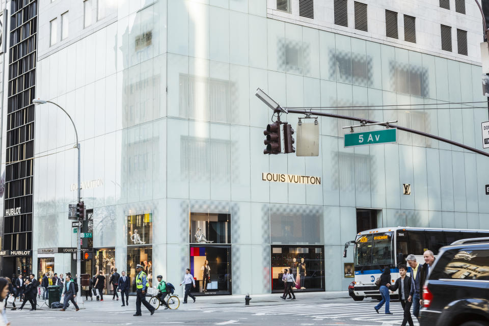 Tienda de Louis Vuitton en la esquina entre 57th Street y 5th Avenue en Manhattan. Foto: Getty Images. 