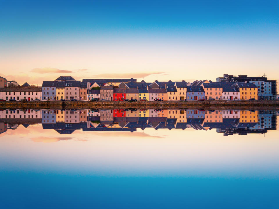 Galway begeistert mit einer bunten Häuserpromenade. (Symbolbild: Getty Images)