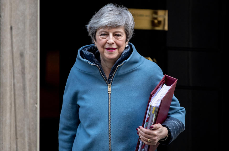 Großbritanniens Premierministerin Theresa May will möglicherweise mit einer “separaten Erklärung” ihre Gegner im eigenen Lager umstimmen. (Bild: Chris J Ratcliffe/Getty Images)