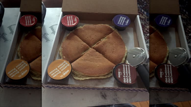 Pancake sliced in four with sauces