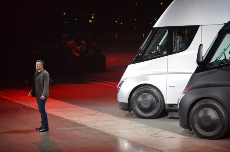 Tesla Chairman and CEO Elon Musk unveils the new electric "Semi" Truck on November 16, 2017 in Hawthorne, California