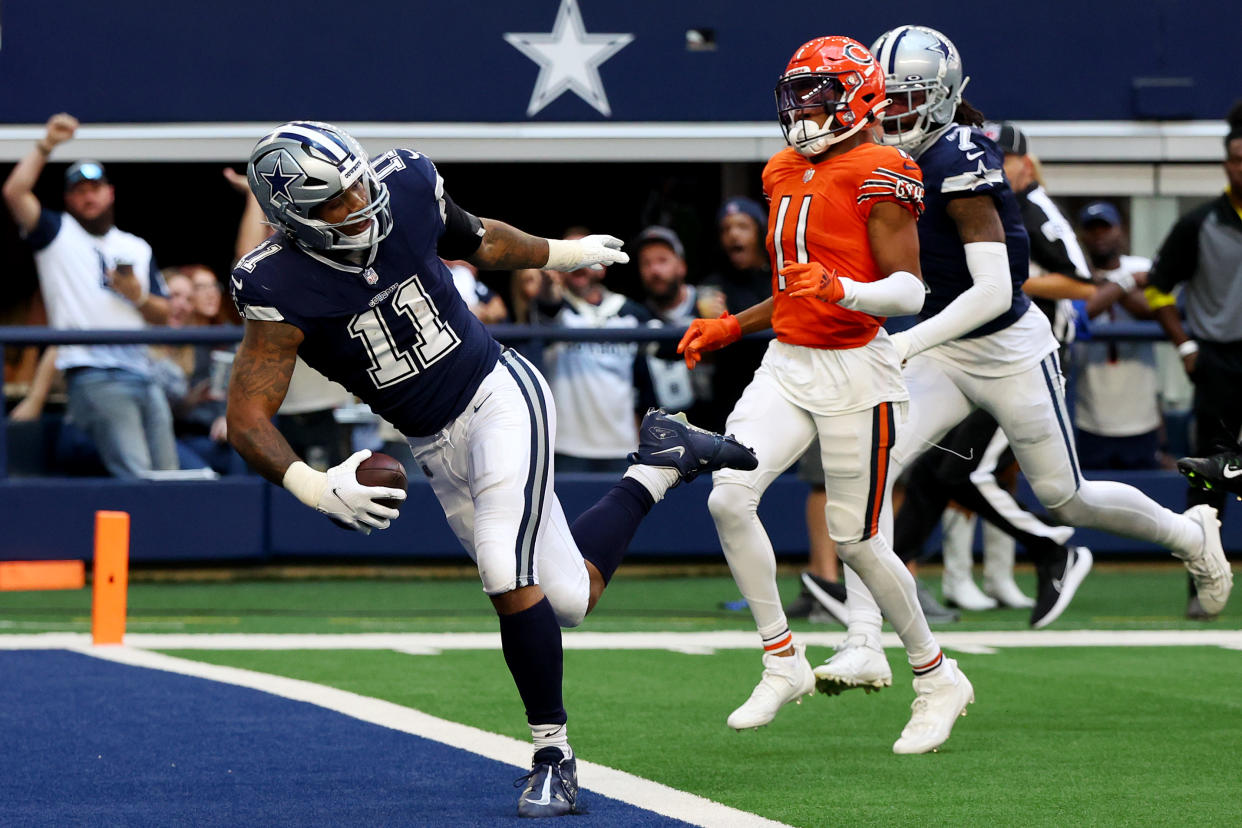 ARLINGTON, TEXAS - OCTOBER 30: Micah Parsons #11 of the Dallas Cowboys scores a touchdown on a fumble recovery against the Chicago Bears during the third quarter at AT&T Stadium on October 30, 2022 in Arlington, Texas. (Photo by Richard Rodriguez/Getty Images)