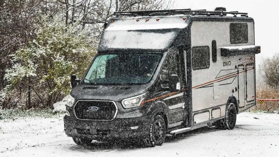 Winnebago Ekko 露營車透過巧妙的浴室設計來善用有限的車內空間 