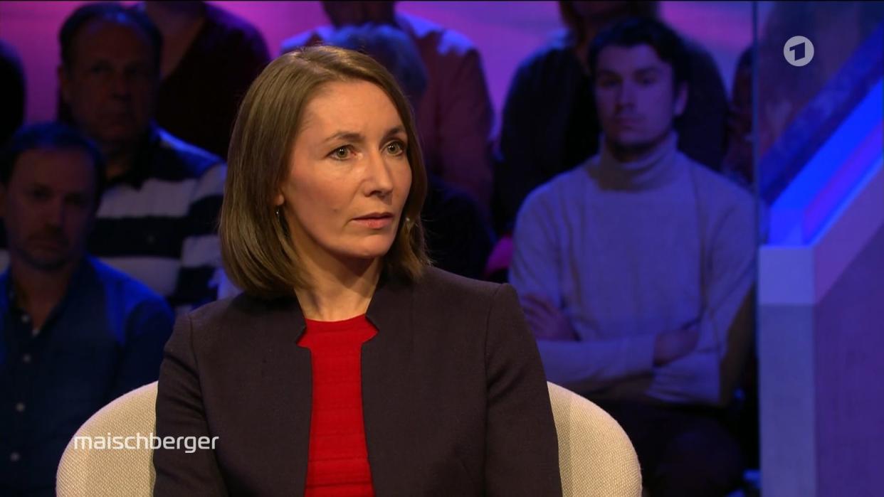 "Was Russland mit diesen Raketenangriffen gemacht hat, ist ganz klar ein Kriegsverbrechen": Claudia Major spricht bei "Maischberger" Klartext. (Bild: ARD / Screenshot)