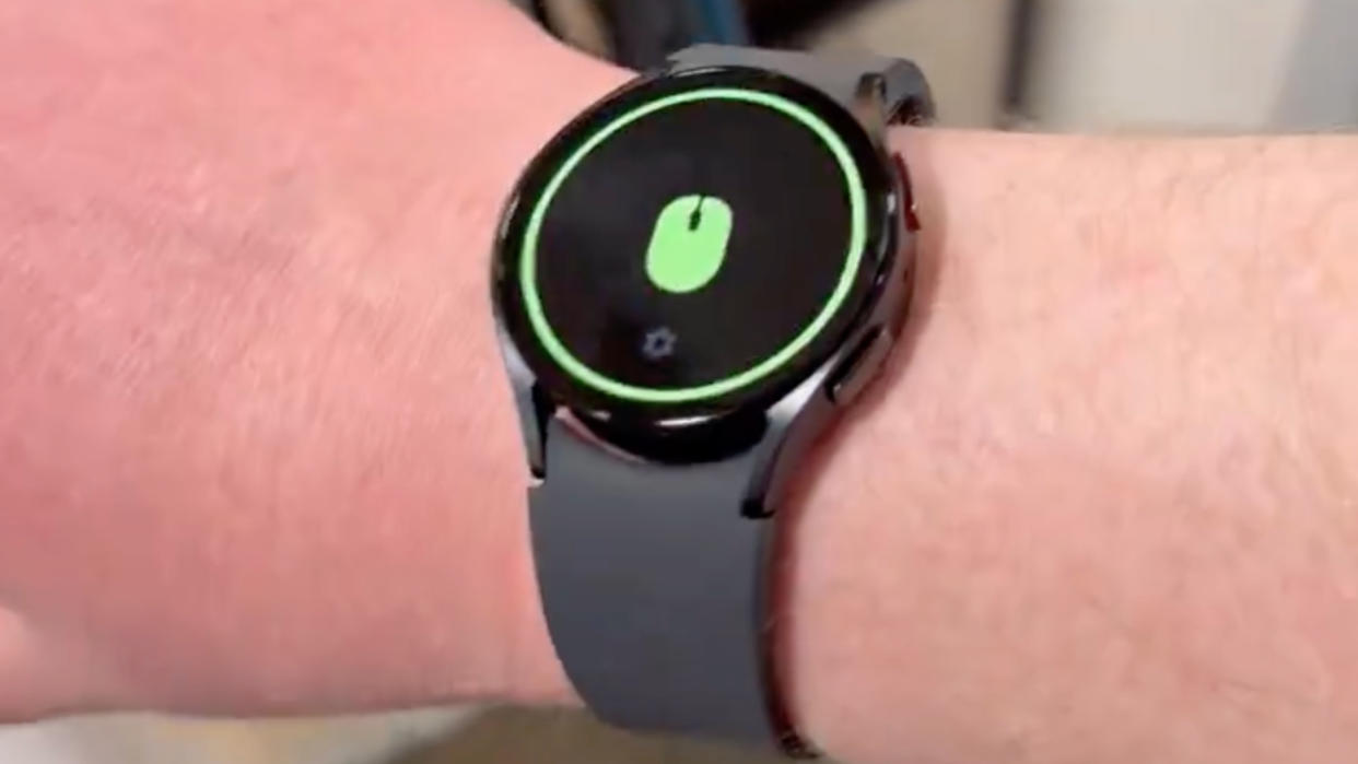  The WowMouse app on a Galaxy Watch. 