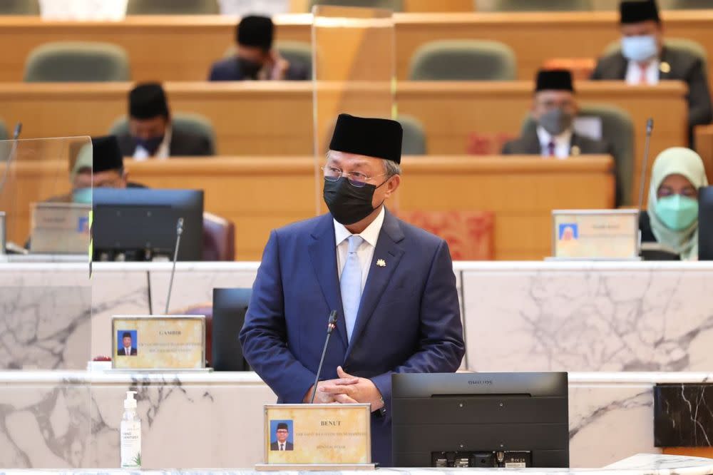 Datuk Hasni Mohammad addresses the Johor state legislative assembly during a special sitting in Kota Iskandar January 6, 2022. — Picture courtesy of the Johor Mentri Besar’s Office