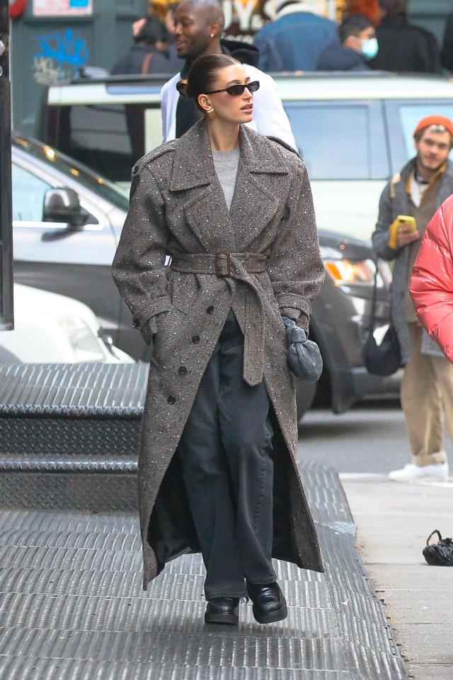 Hailey Bieber's Winter Coats: 4 Fashionable Styles For Freezing Temps –  StyleCaster