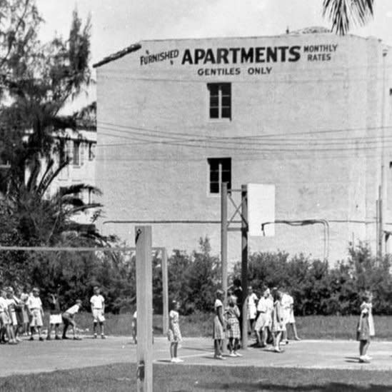 Foto de hotel en Miami que no aceptaba a judíos.