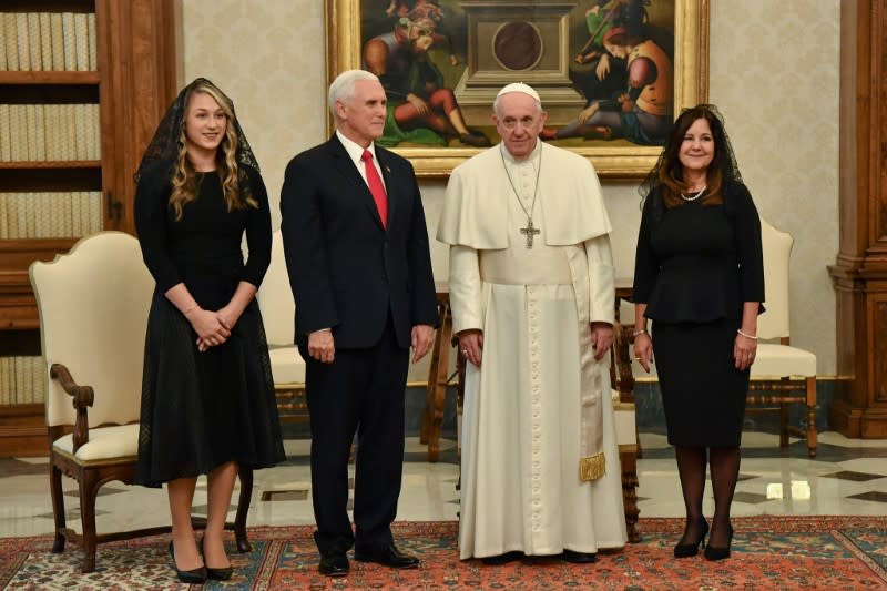 Pope Francis meets Mike Pence