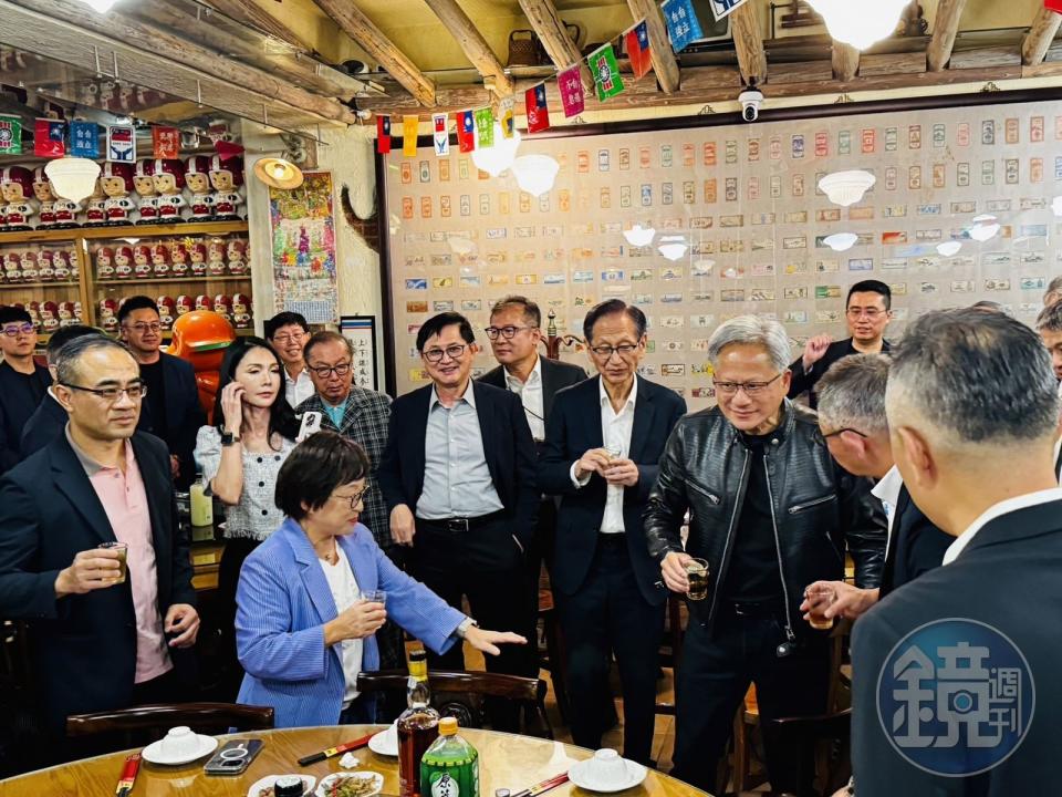 輝達執行長黃仁勳夜宴台灣科技大咖，下游供應鏈大咖老闆們該幾乎全到齊。