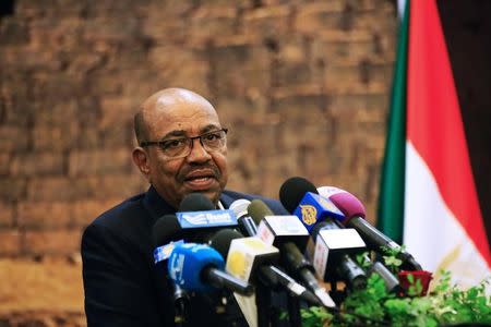 Sudan's President Omar Al-Bashir speaks during joint news conference with Kenya's President Uhuru Kenyatta (not pictured) at the palace in Khartoum, Sudan, October 30, 2016. REUTERS/Mohamed Nureldin Abdallah