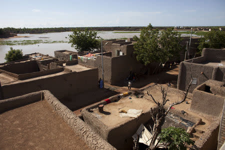 Rooftops of traditional mud-brick houses are seen in Djenne, Mali, September 1, 2012. REUTERS/Joe Penney