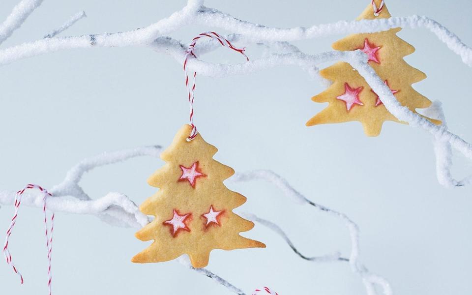 These pretty biscuits can be hung from the Christmas tree  - 