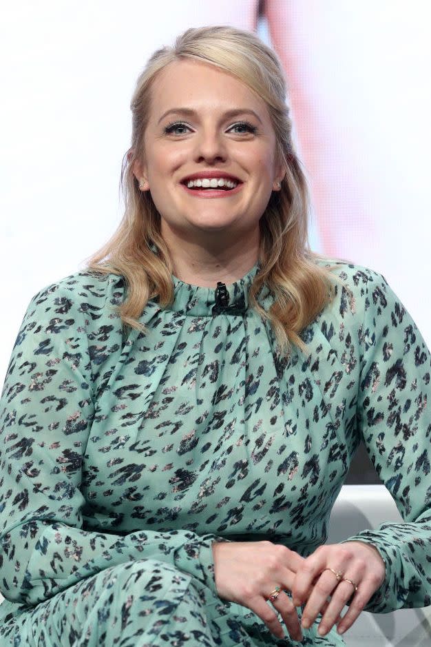 Elisabeth Moss's Side Swoop