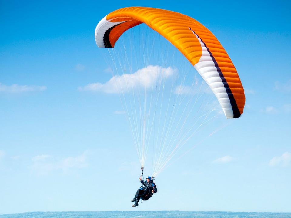 Hang gliders take off from the top of the horse (Getty Images/iStockphoto)