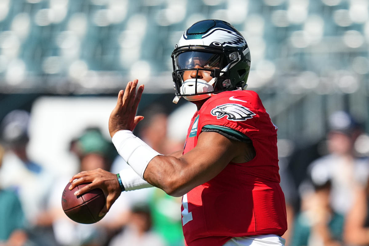 Philadelphia Eagles Training Camp Reactions + Jalen Hurts Prop Bets