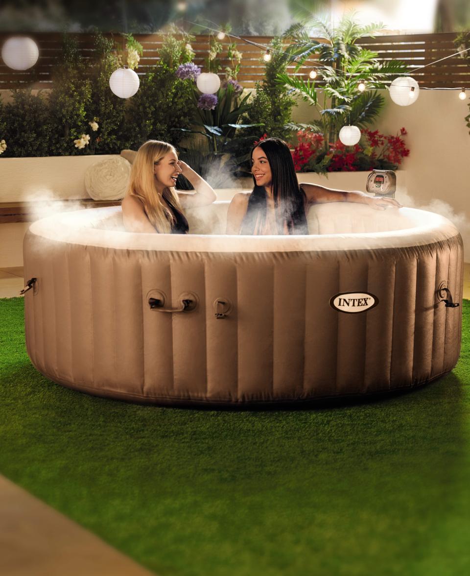 Spa Pool, £279.99