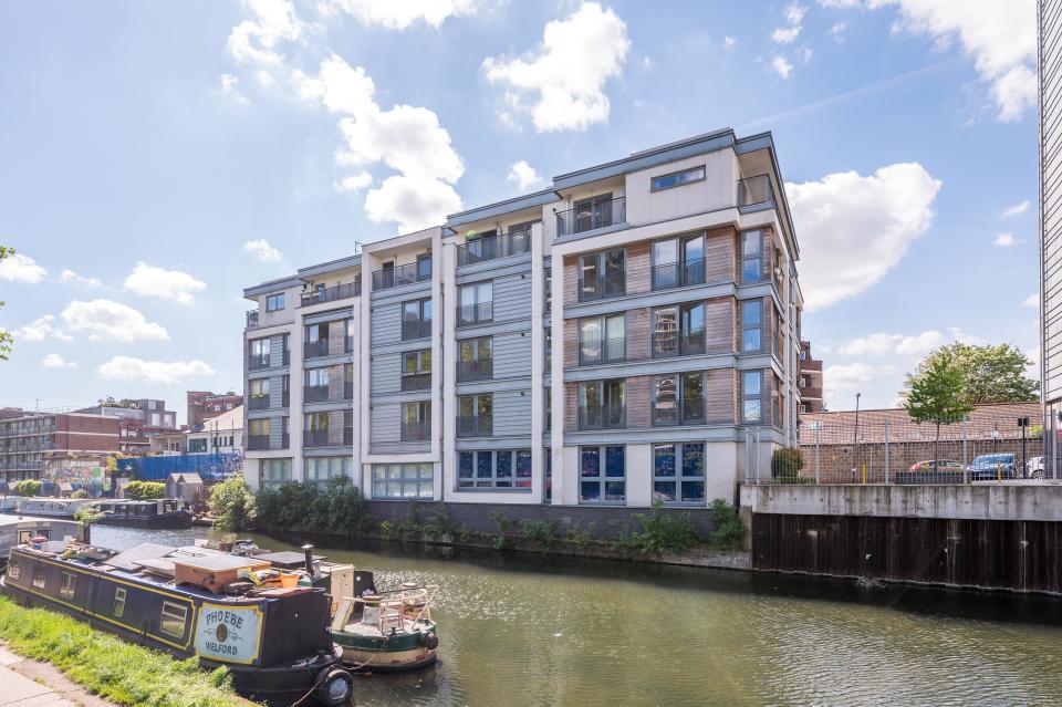 Hutley Wharf on the Regent's canal in Islington.